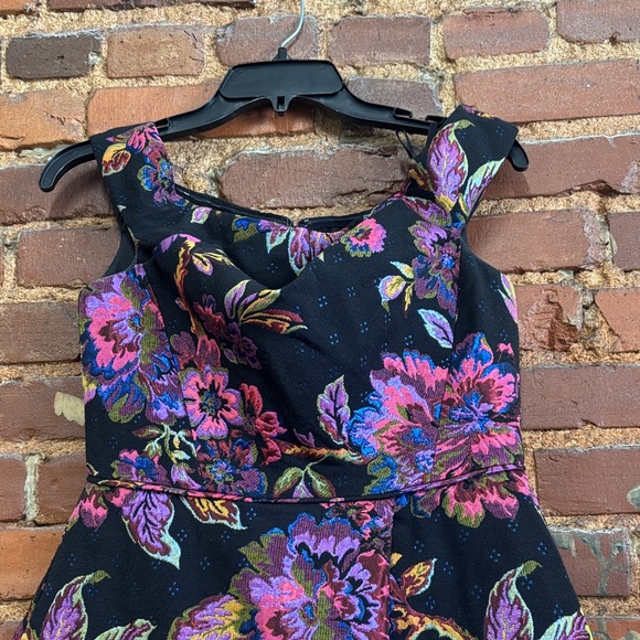 Adrianna Papell Metallic Floral Jacquard Fit & Flare‎ Dress Size 6 - Picture 4 of 7